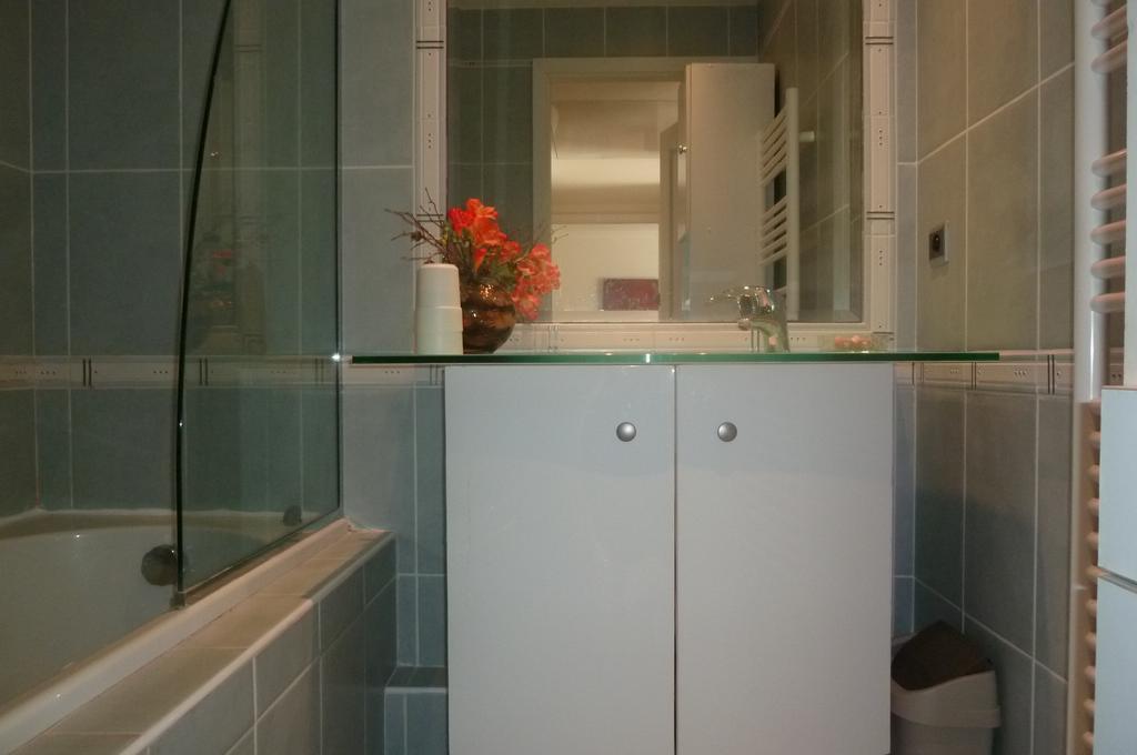 Stunning 2 Bed, 2 Bath Apt On The Cannes Sea Front Has Swimming Pool And Is A Secure Modern Building 464 외부 사진