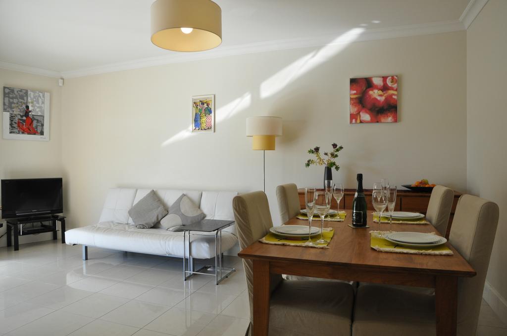 Stunning 2 Bed, 2 Bath Apt On The Cannes Sea Front Has Swimming Pool And Is A Secure Modern Building 464 외부 사진
