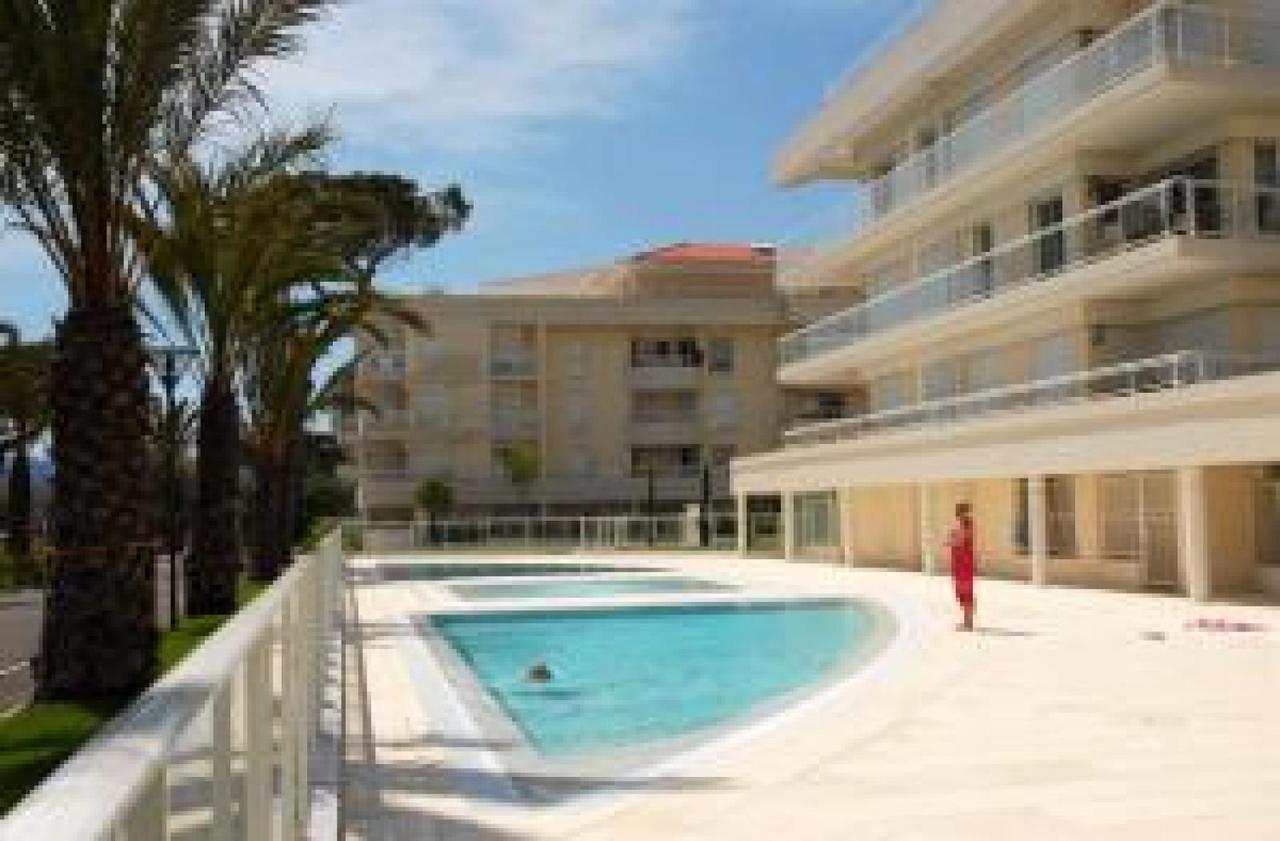 Stunning 2 Bed, 2 Bath Apt On The Cannes Sea Front Has Swimming Pool And Is A Secure Modern Building 464 외부 사진