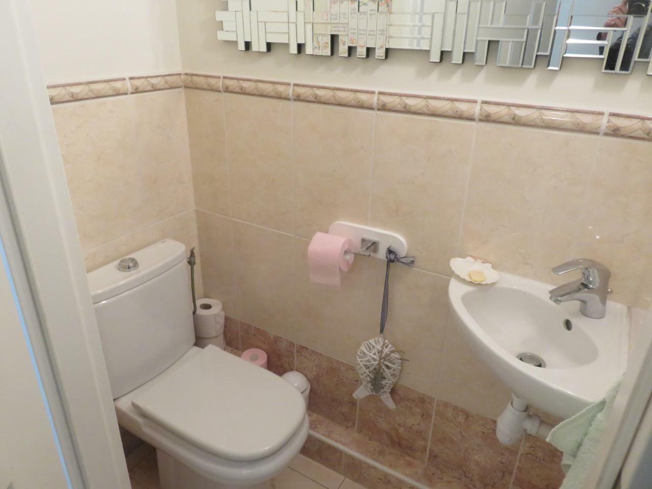 Stunning 2 Bed, 2 Bath Apt On The Cannes Sea Front Has Swimming Pool And Is A Secure Modern Building 464 외부 사진