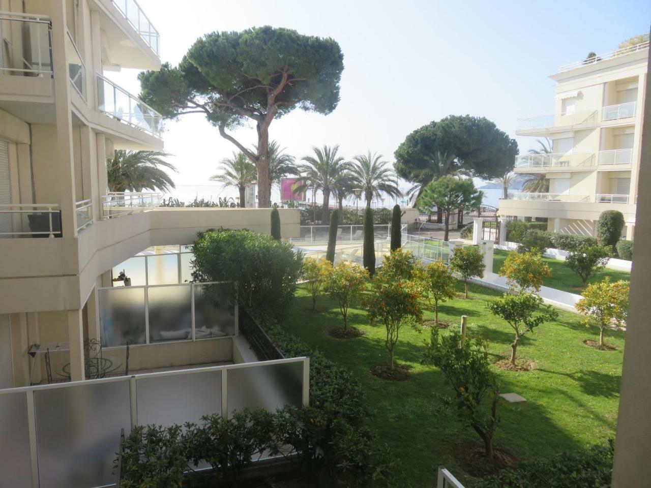 Stunning 2 Bed, 2 Bath Apt On The Cannes Sea Front Has Swimming Pool And Is A Secure Modern Building 464 외부 사진