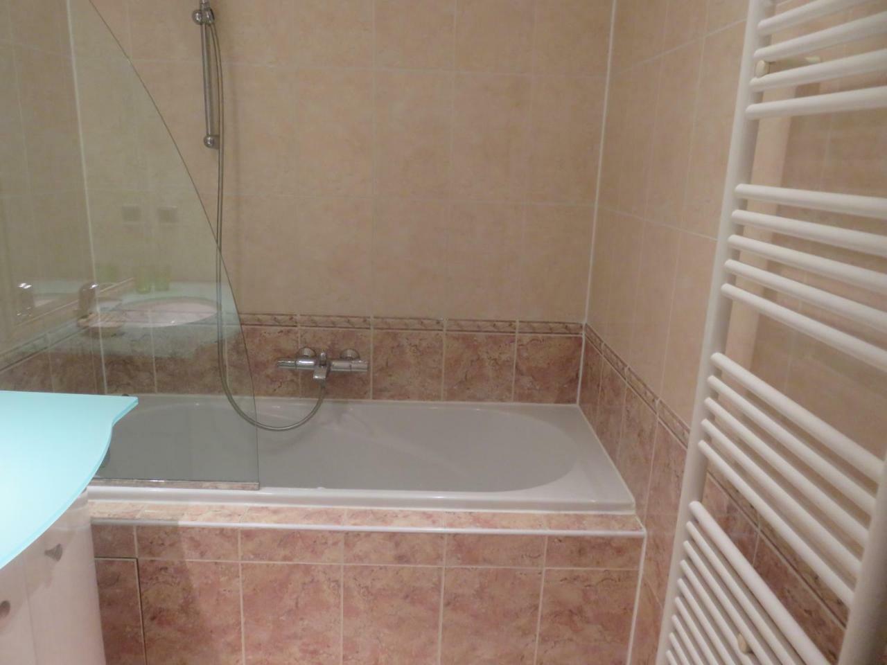 Stunning 2 Bed, 2 Bath Apt On The Cannes Sea Front Has Swimming Pool And Is A Secure Modern Building 464 외부 사진