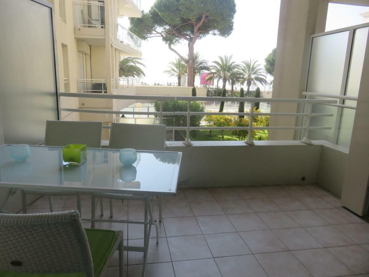 Stunning 2 Bed, 2 Bath Apt On The Cannes Sea Front Has Swimming Pool And Is A Secure Modern Building 464 외부 사진